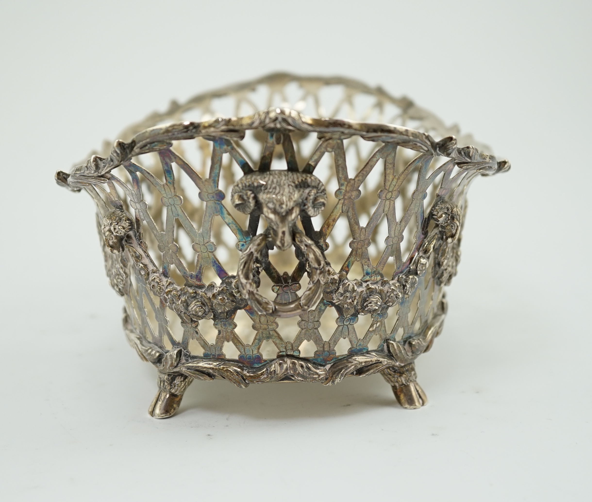 A late Victorian pierced silver oval fruit dish, by Sydney Bellamy Harman